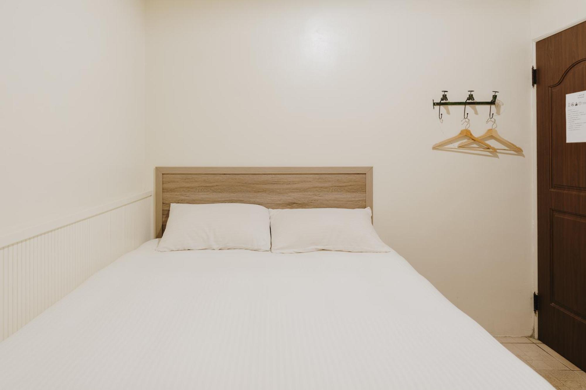 Mountain Traveler Inn Цзюфэнь Экстерьер фото
