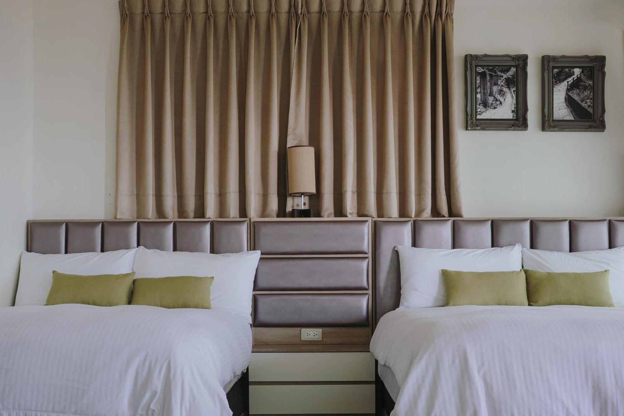 Mountain Traveler Inn Цзюфэнь Экстерьер фото